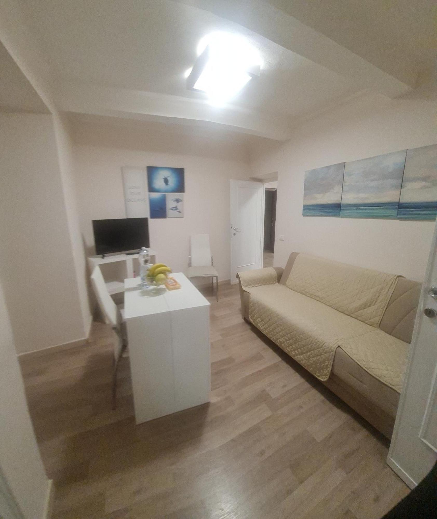 Trilocale Nel Centro Di Sampierdarena Appartement Genua Buitenkant foto