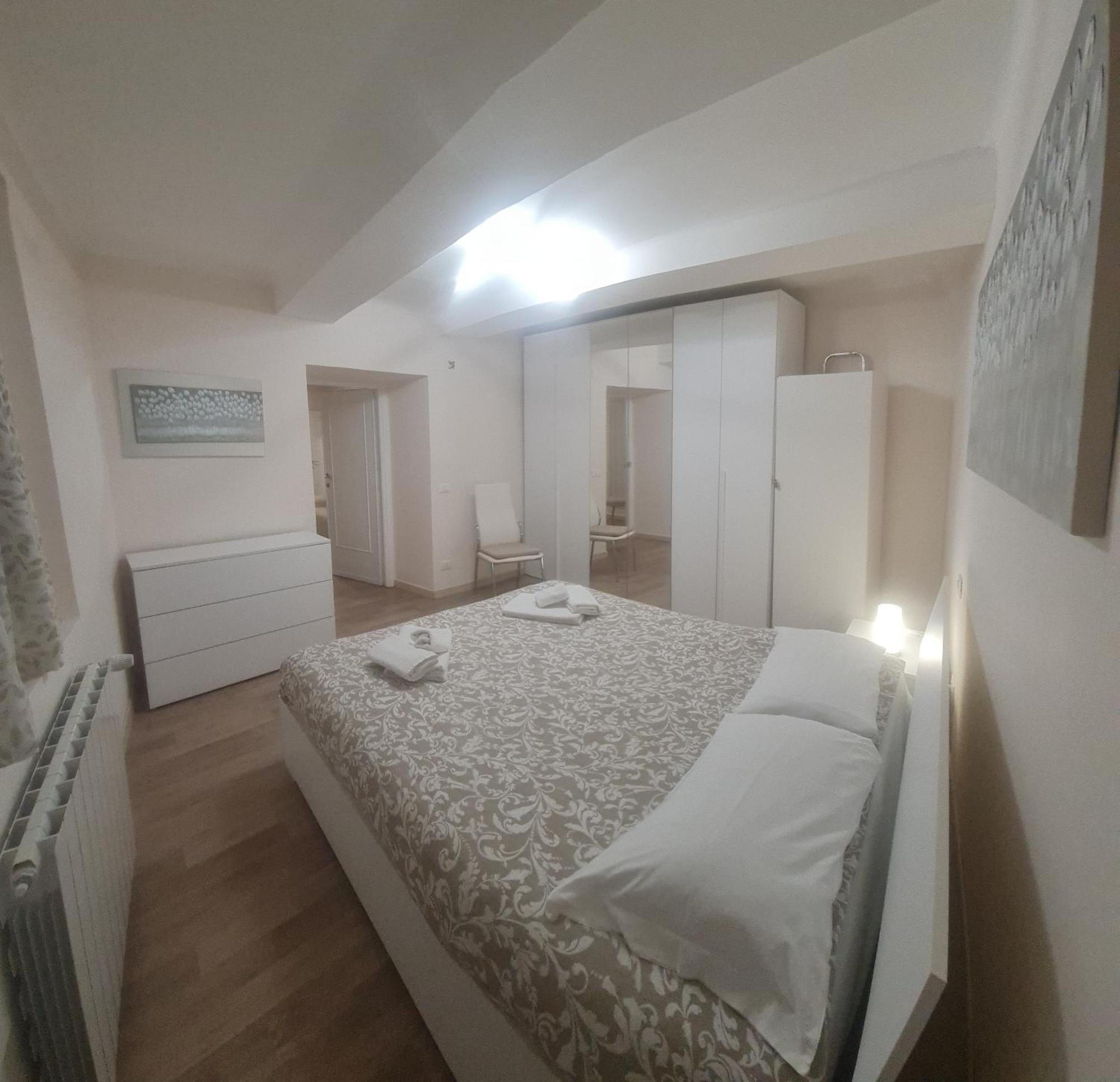 Trilocale Nel Centro Di Sampierdarena Appartement Genua Buitenkant foto